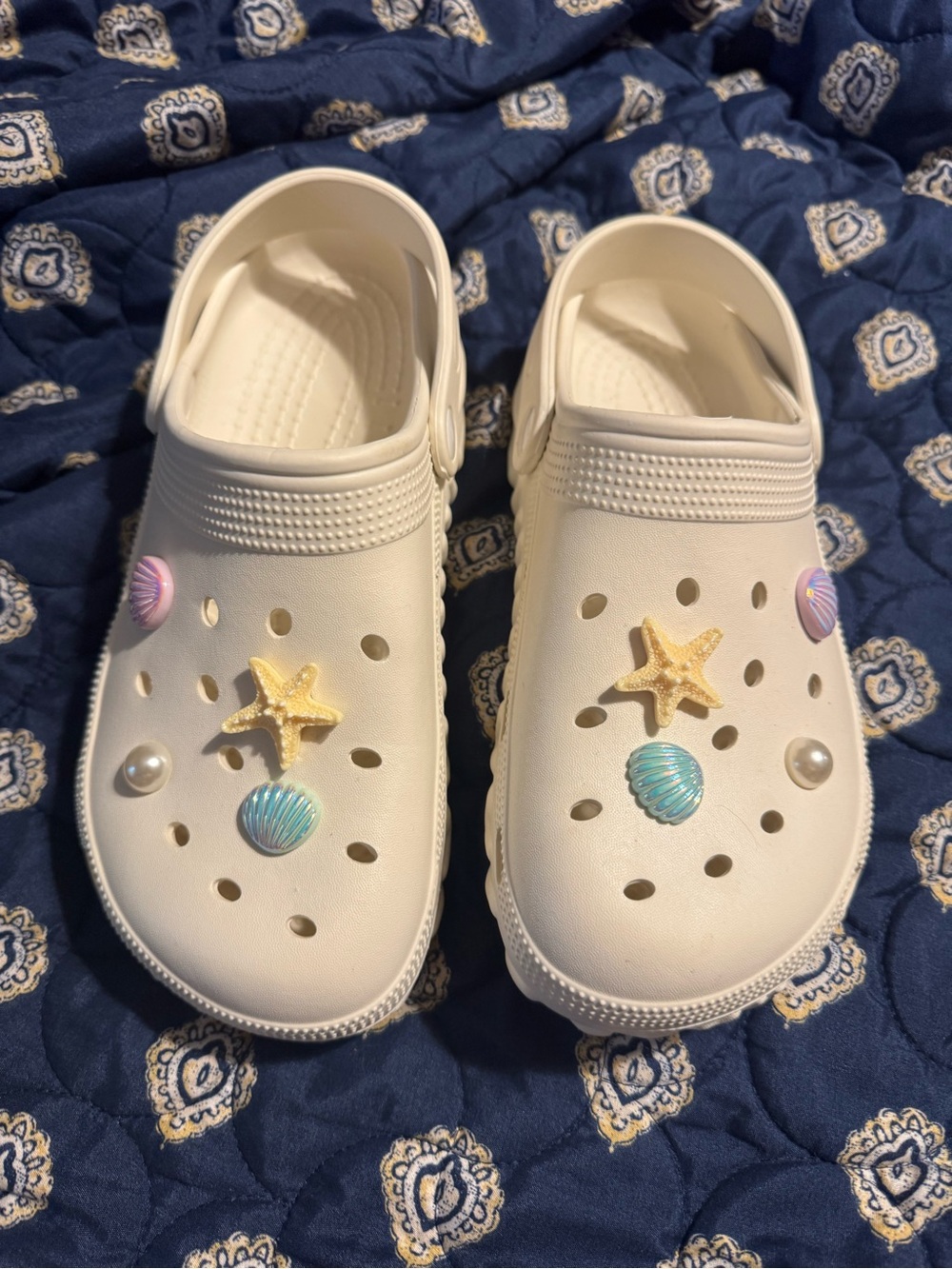 Women’s Size 9 White Clog Sandals with Mermaid Shell & Starfish Charms